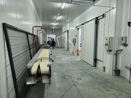 Hladnjača 450m2 sa pristupnim prostorom za kamione ID#14584