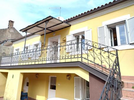 Prilika za turizam, kuća 97m2, Grižane 