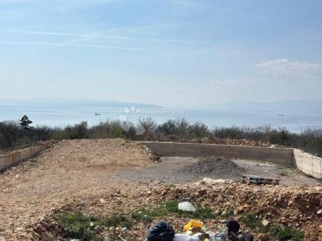 Kostrena – građevinsko zemljište s pogledom na more, 982 m²