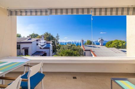 Otok Krk, Njivice, prekrasna kuća 280 m² s pogledom na more i garažom