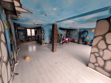 Izdavanje, Poslovni prostor, 200m2 , Duvanište