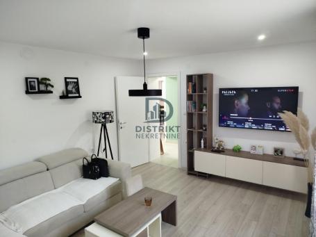 Renoviran sprat kuće u Donjem Komrenu
