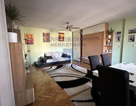 Trosoban stan na Novoj Detelinari 92m2