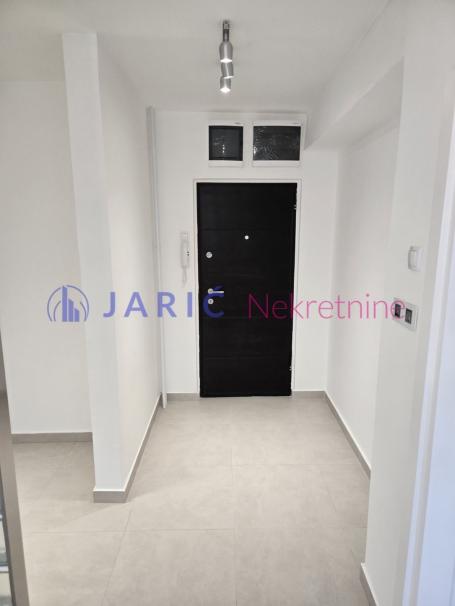 Dunavski kej (Stari Grad), 54 m². 2. 0. Renoviran!