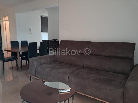 Dugoročan najam 3 sobe studenti Mertojak Split