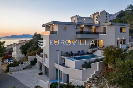 Podgora, luksuzna novoizgrađena vila s bazenom