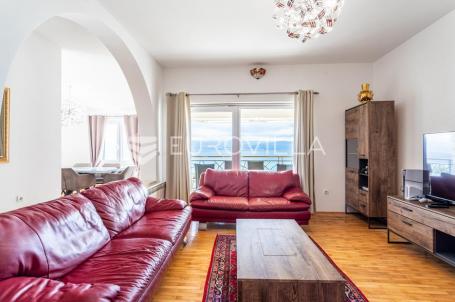 Omiš, Duće, prostrani dvosoban stan, 109,80 m²