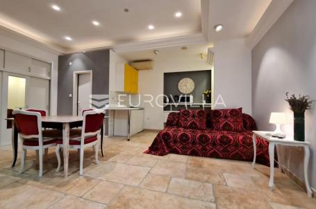 Karlovac, Centar, stan 112,6 m², novouređen, odlična lokacija