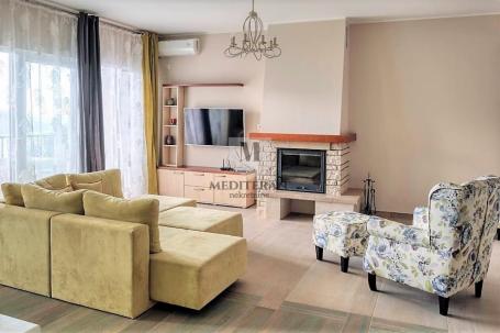 Herceg Novi – Kumbor, luksuzan dvosoban duplex stan površine 135m2 sa pogledom na