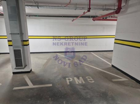 Garazno mesto na Bulevaru Evrope 13m2
