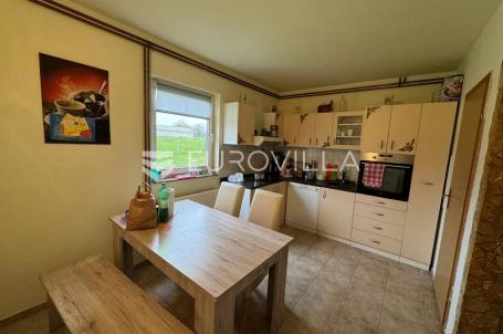 Podgorje Bračevačko, prekrasna katnica 103 m²
