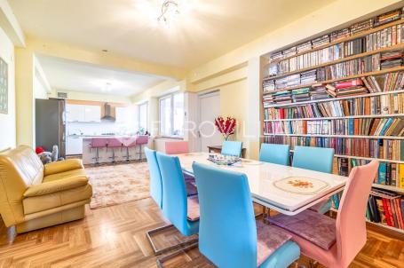Zagreb, Gornji Bukovac, funkcionalan peterosoban stan s dva parkirna mjesta 153 m²