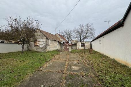 Đakovo, kuća s dodatnom parcelom, ukupno 1218 m²
