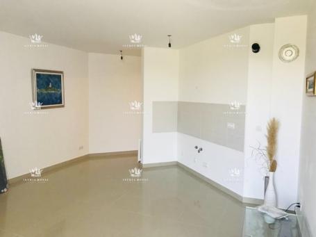 Istra, Rovinj, appartement 69m2, 2 chambres + séjour, balcon, parking,