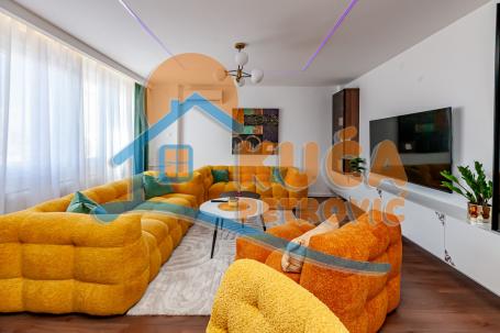 Lux stan Bulevar Nemanjića, 79m2