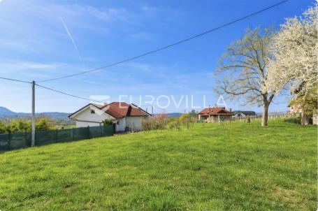 Ljubeščica, građevinsko zemljište 2.342 m², atraktivna lokacija, mir, priroda i prekrasan pogled