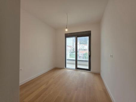 Dvosoban stan 69m2 u novom kompleksu sa bazenom, SPA i pogledom na more - BECICI