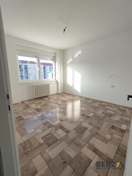 KOMPLETNO RENOVIRAN DVOIPOSOBAN STAN NA GRBAVICI