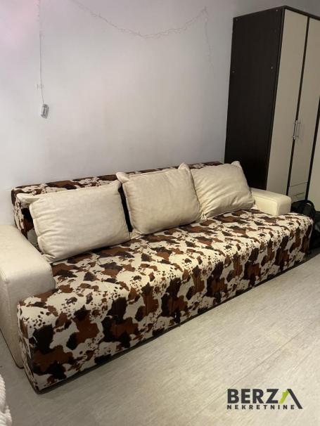 NAMEŠTEN JEDNOSOBAN STAN, PET FRIENDLY, GRBAVICA