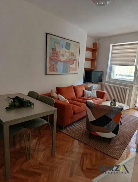ODLIČAN DVOSOBAN PET FRIENDLY STAN KOD FUTOŠKE PIAJCE