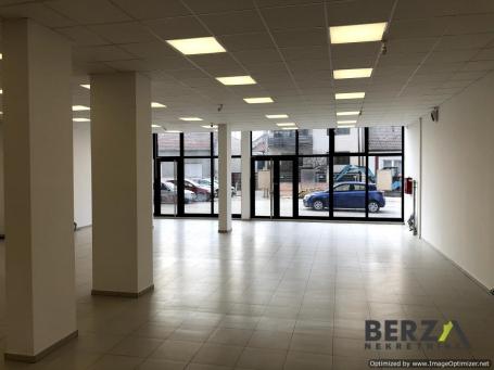 NOV LOKAL OD 330 M2 SA PARKINGOM NA TELEPU