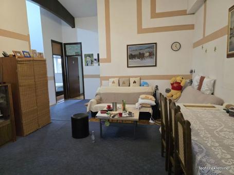 ZEMUN ZEMUN - PRVOMAJSKA 93m2 , (97) ,219900e
