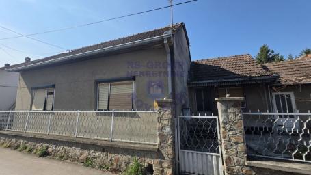 Samostalna prizemna kuća na placu od 333m2. 