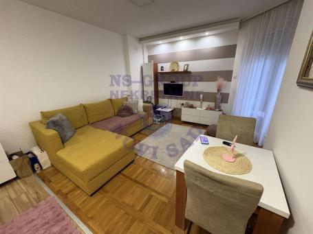 Extra lokacija. Odlična uknjižena nameštena garsonjera kod Kliničkog centra. 
