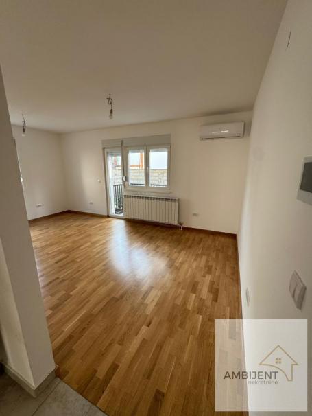 Izdajemo dvosoban stan na Ledinama, 40m2