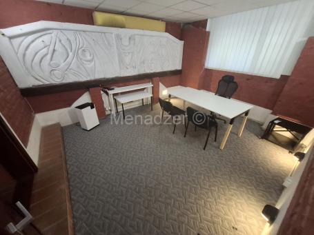 Kalenić, stan-poslovni prostor,90m2, 3,5sob, polusuteren.2mč. polunameš
