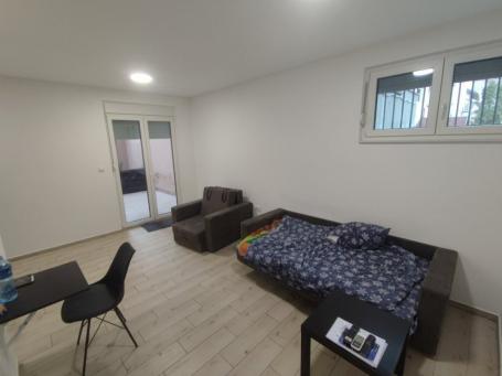 Novija garsonjera 32m2  useljivo odmah - strogi centar 
