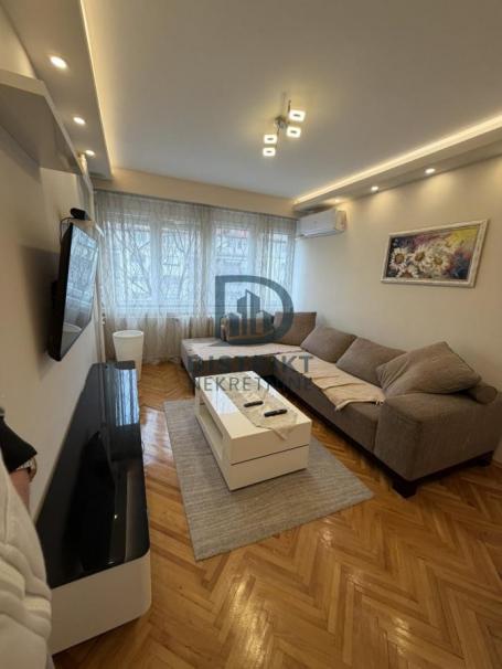 Izdavanje, Stan, 56m2 , Centar
