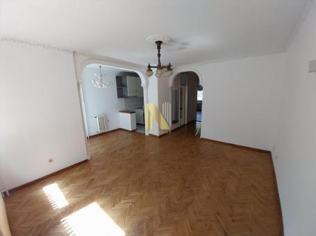 Dvosoban polunamešten stan 65m² – Sajam, Pariske Komune