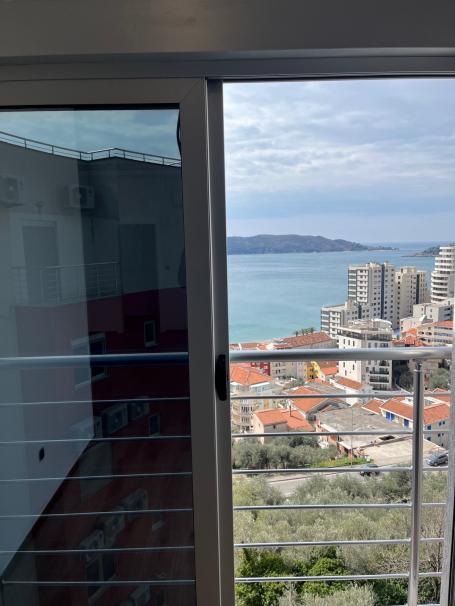 Rafailovići- 90m²-2 spavaće + Garaza