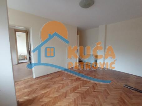 Izdaje se nenamešten stan kao poslovni prostor kod Delta Planeta, 43m2