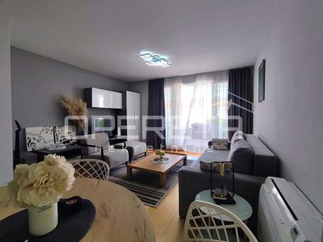 Luksuzni stan u 4* resortu, 2. red do mora, bazen 