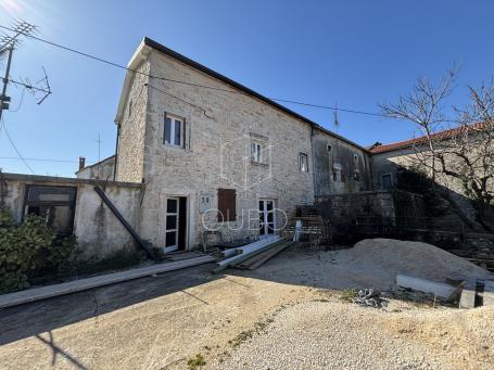 Istra, Rovinj - Kamena kuća u autohtonom istarskom stilu