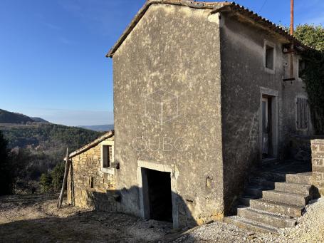 Istra, Motovun - Kamena kuća za adaptaciju sa pogledom