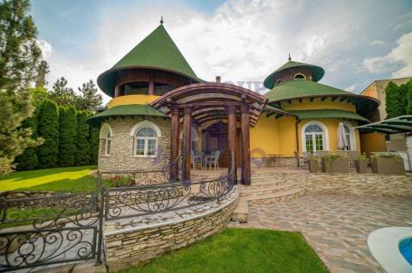 Lux kuća na Tatarskom brdu 469m2