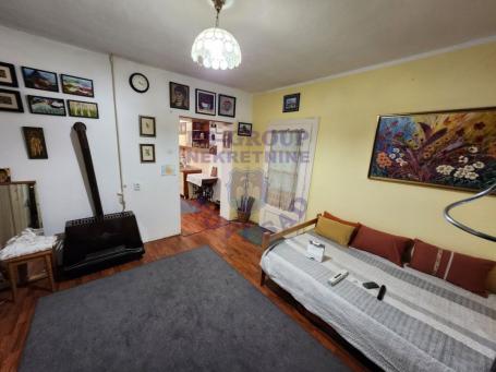 Prodaje se kuca u Novom Sadu na dobroj lokaciji 55m2