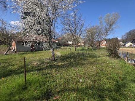 Građevinsko zemljište u centru Bedekovčine – 1.748 m², odlična lokacija i ravan teren