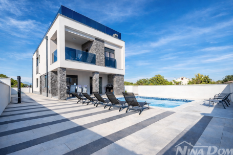 Luksuzna vila s bazenom i krovnom terasom – Privlaka, Zadar, Dalmacija
