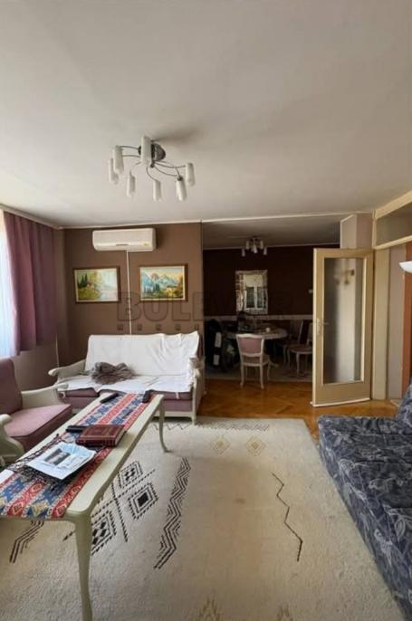 Stan 84m2, Vizantijski bulevar