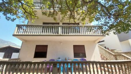 Legal house with furniture in Dobra Voda, Pechuritsa. 