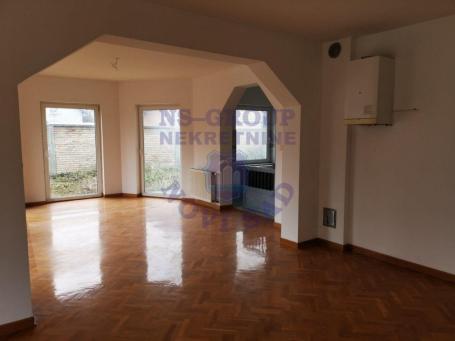 Spratna kuca na Klisi 280m2