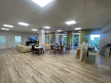 Poslovno - Stambeni objekat na Fruškoj Gori 351m2