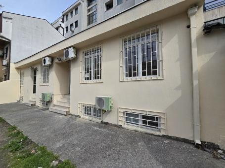 Poslovni prostor, 139m², Centar, Podgorica