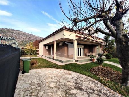 Kuća, 180m2, Tološi, Podgorica