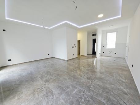NOVI SAD - VIDOVDANSKO NASELJE - 148.00 m2