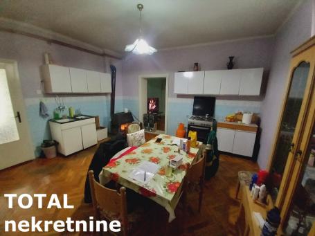 GLOŽAN - ŠIRI CENTAR - 181.00 m2